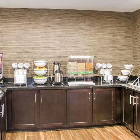 圣马科斯康福特茵酒店 外观 照片